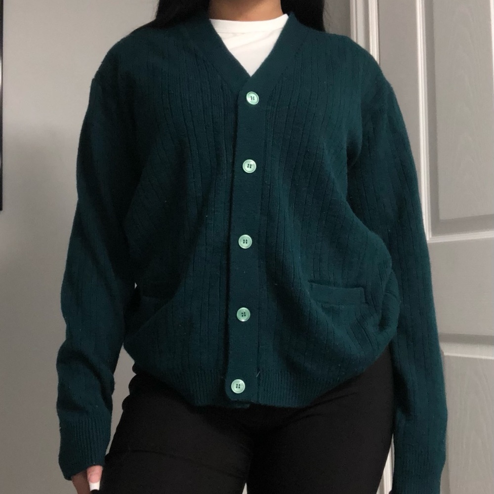 NO TAG green knitted cardigan with green button and pockets (size M)